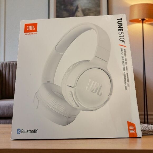 JBL Tune 510BT: Wireless On-Ear Headphones with Purebass Sound - White NIB - Picture 1 of 7